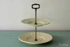 Creamy Stacked Vintage Server