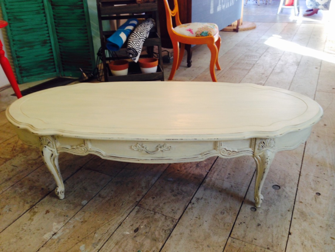 French Farmhouse Coffee Table Picklee On Spring   Farm Coffee Table3 570x428@2x 